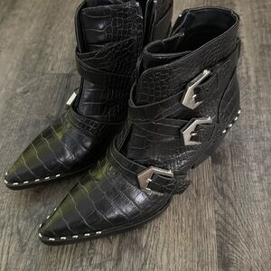 Gianni Bini Jeydda ankle boots